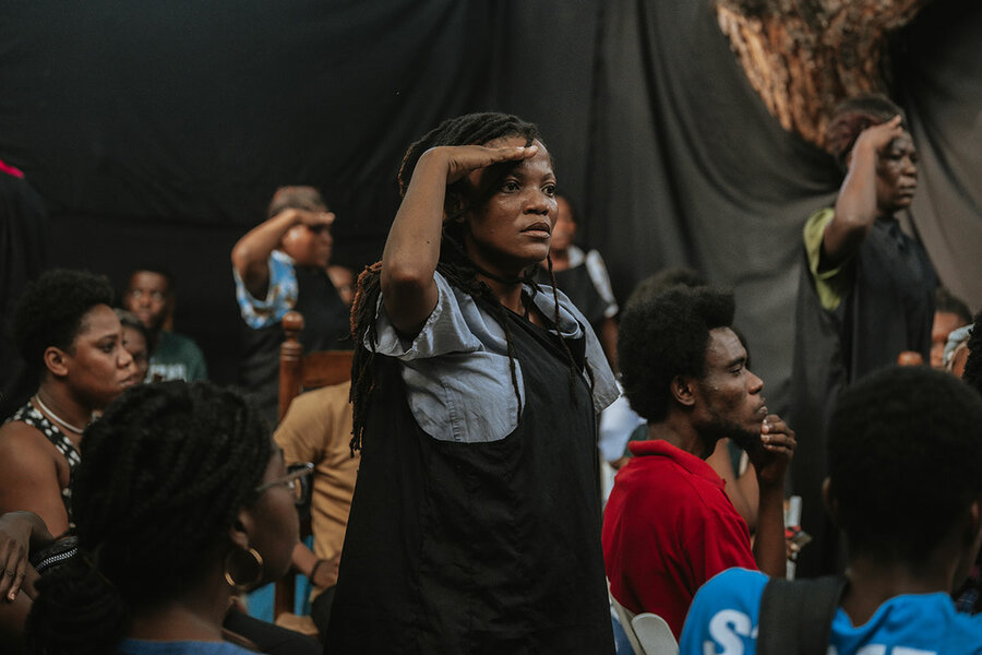 An immersive experience, “Dechouke Lanfè sou Latè” is performed within the audience and features formerly incarcerated women as well as actors to bring home the brutal reality of Haitian prisons. The Quatre Chemins theater festival took place in Port-au-Prince, Haiti, from Nov. 21 to Dec. 3, 2022. 
